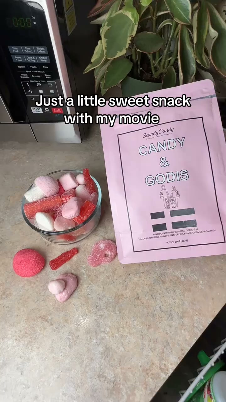 ScandyCandy Facebook ad: Once You Try, There's No Going Back