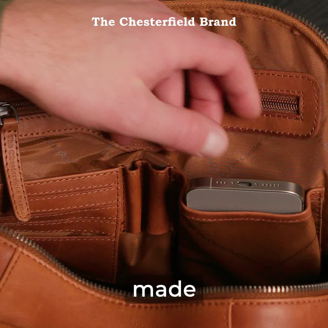 The Chesterfield Brand Facebook ad: Pour chaque situation!