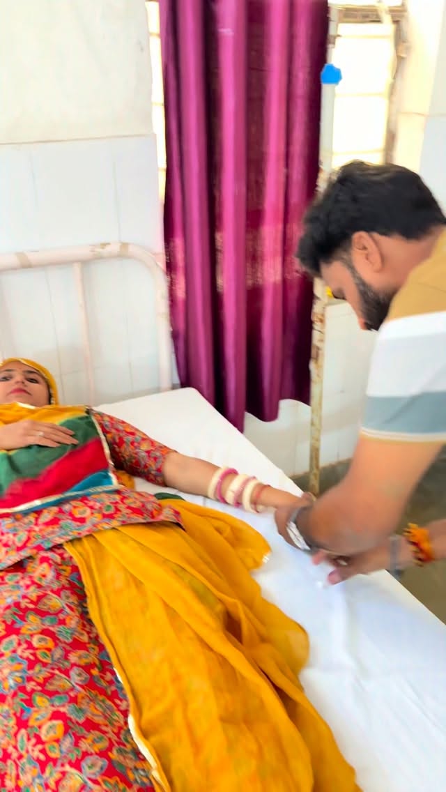 tena_rajawat Facebook ad: Mere tritment ke sath sath mene sasuma ka…