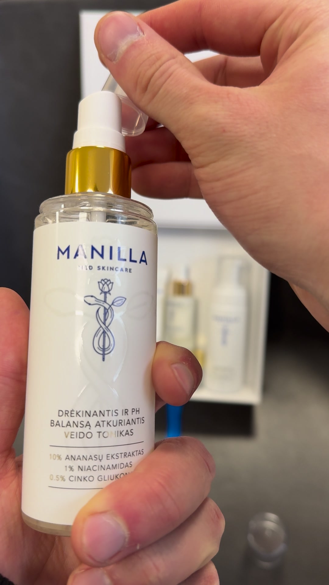 Manilla Facebook ad: Nupirkau žmonai MANILLA toniką - Rolandas