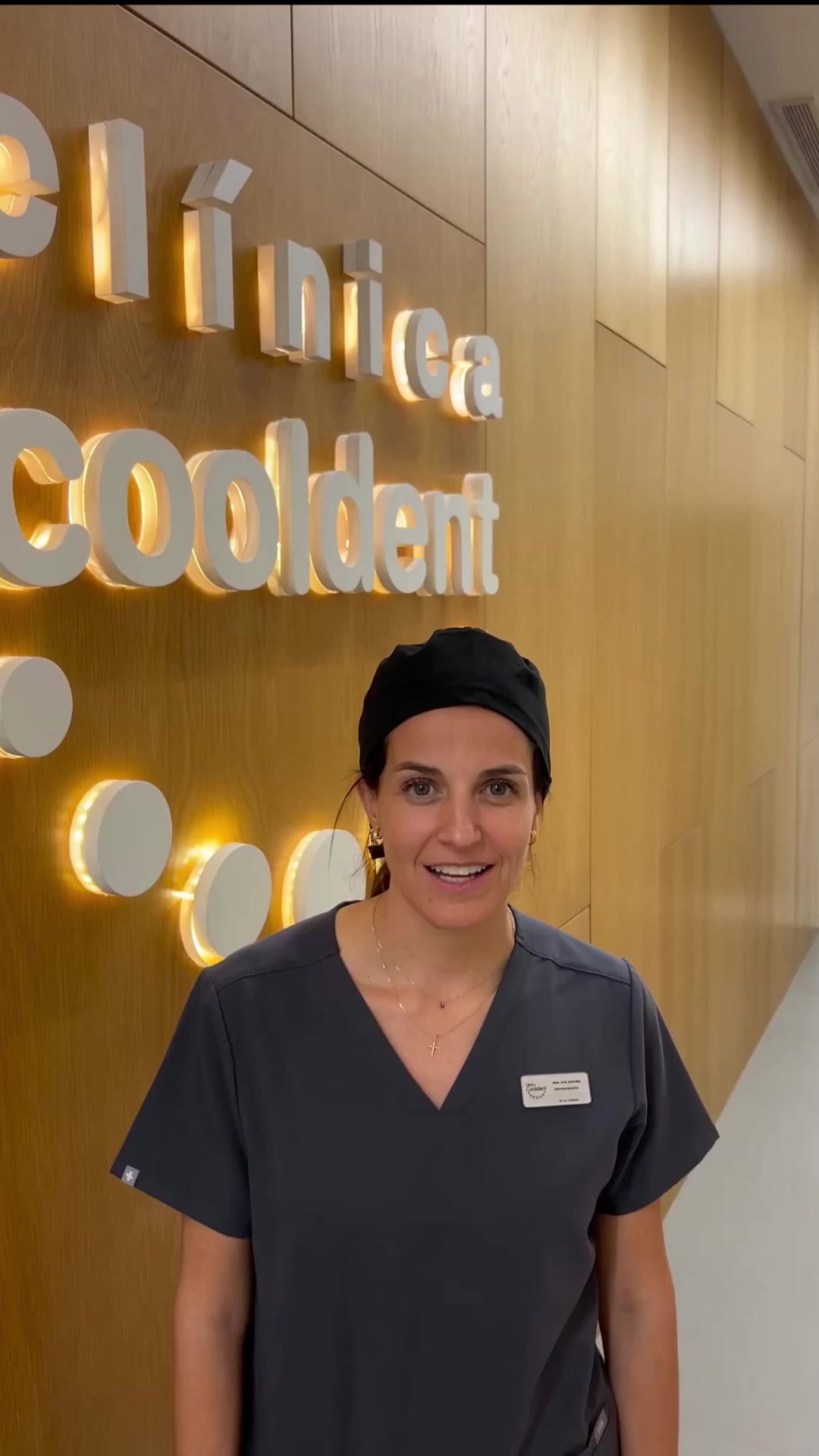 Cooldent Clínica Álvaro Colomer Facebook ad from Oct 2, 2025