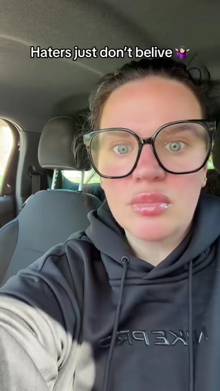 Dr.Melaxin UK Facebook ad: TikTok Trending Lip Plumper Duo