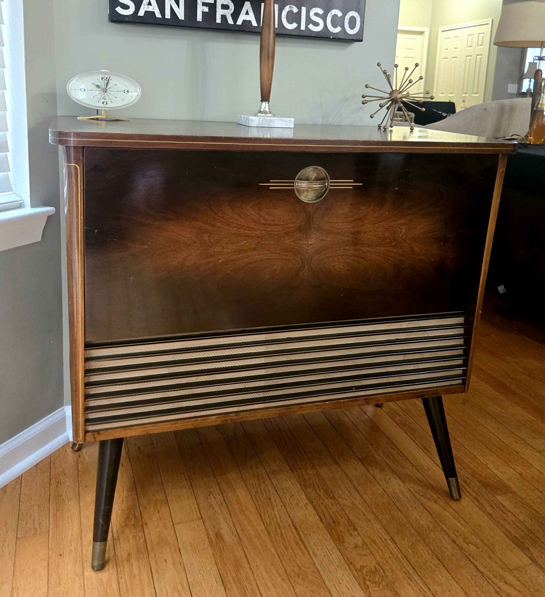 Darrin Gary Facebook ad: MCM Record Player Stereo Console 1950s ATOMIC ART DECO