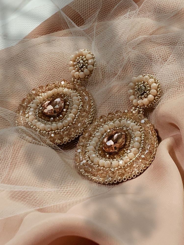Preet Dhanjal Facebook ad: Buy Best and elegant women Accessors online, try…