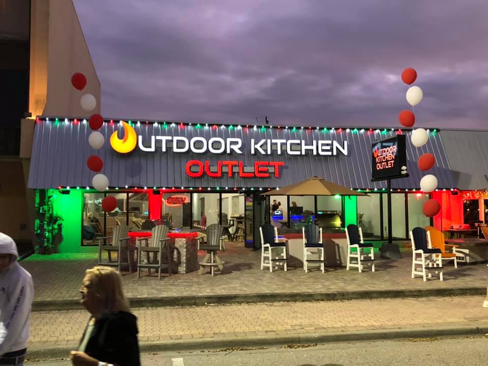 The Outdoor Kitchen Outlet Facebook ad: Proving High Quality, Custom Outdoor Kitchens to SWFL.