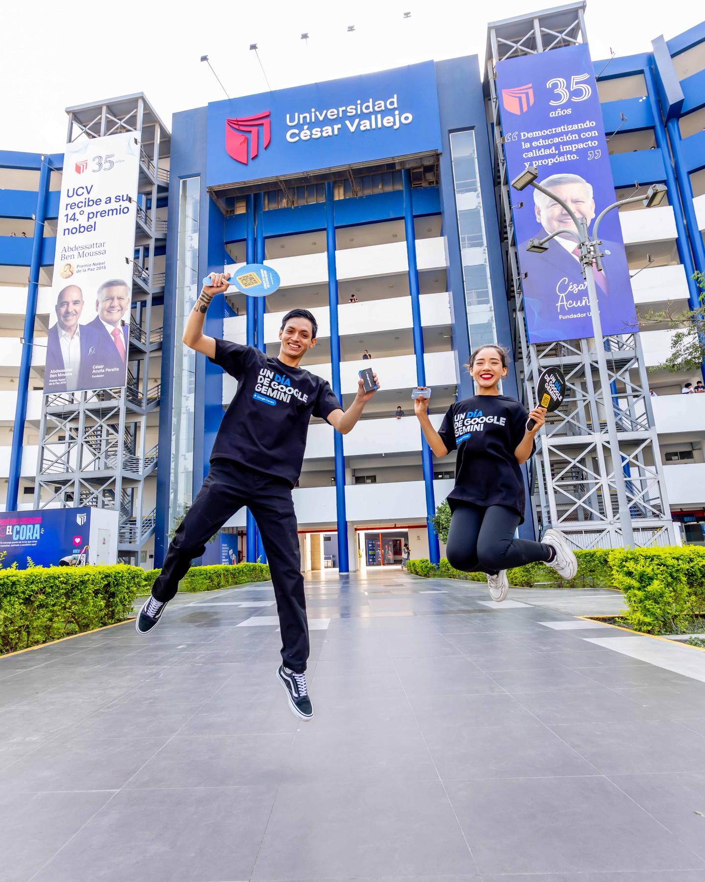 Universidad César Vallejo Facebook ad: ¿Sientes que el tiempo no alcanza para cumplir…