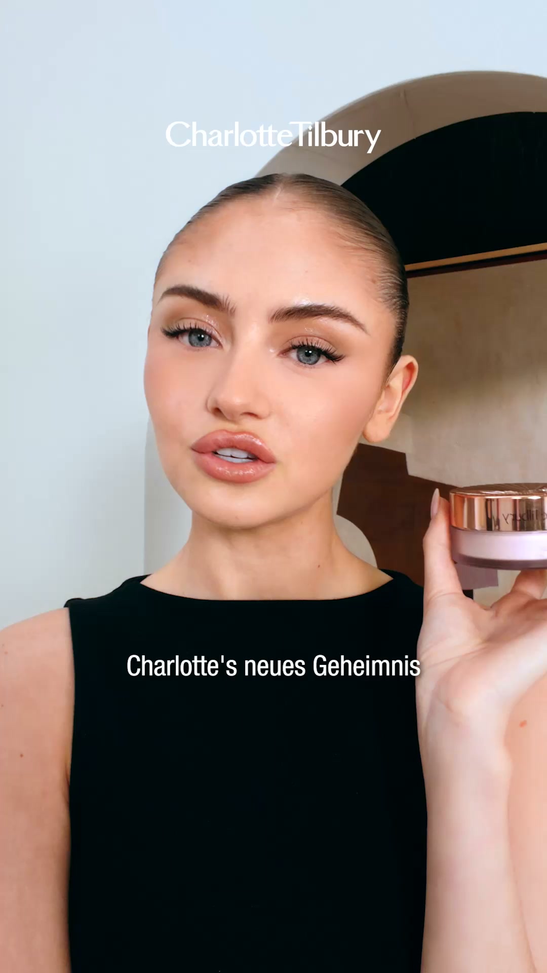 Charlotte Tilbury Facebook ad: NEUE! AIRBRUSH-IKONE