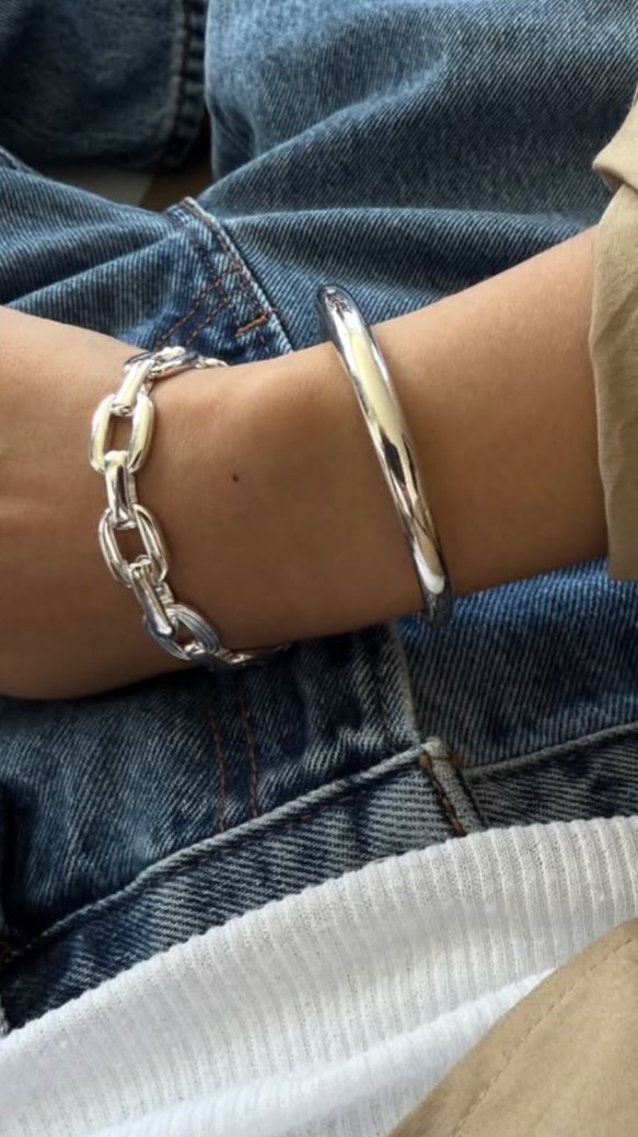 Mejuri Facebook ad: We’re celebrating women-owned brands by stacking up on…