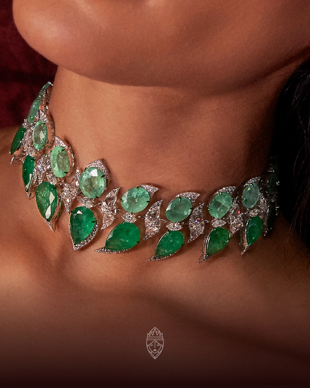 Marquise.inc Facebook ad: A recurring signature within Mrs.