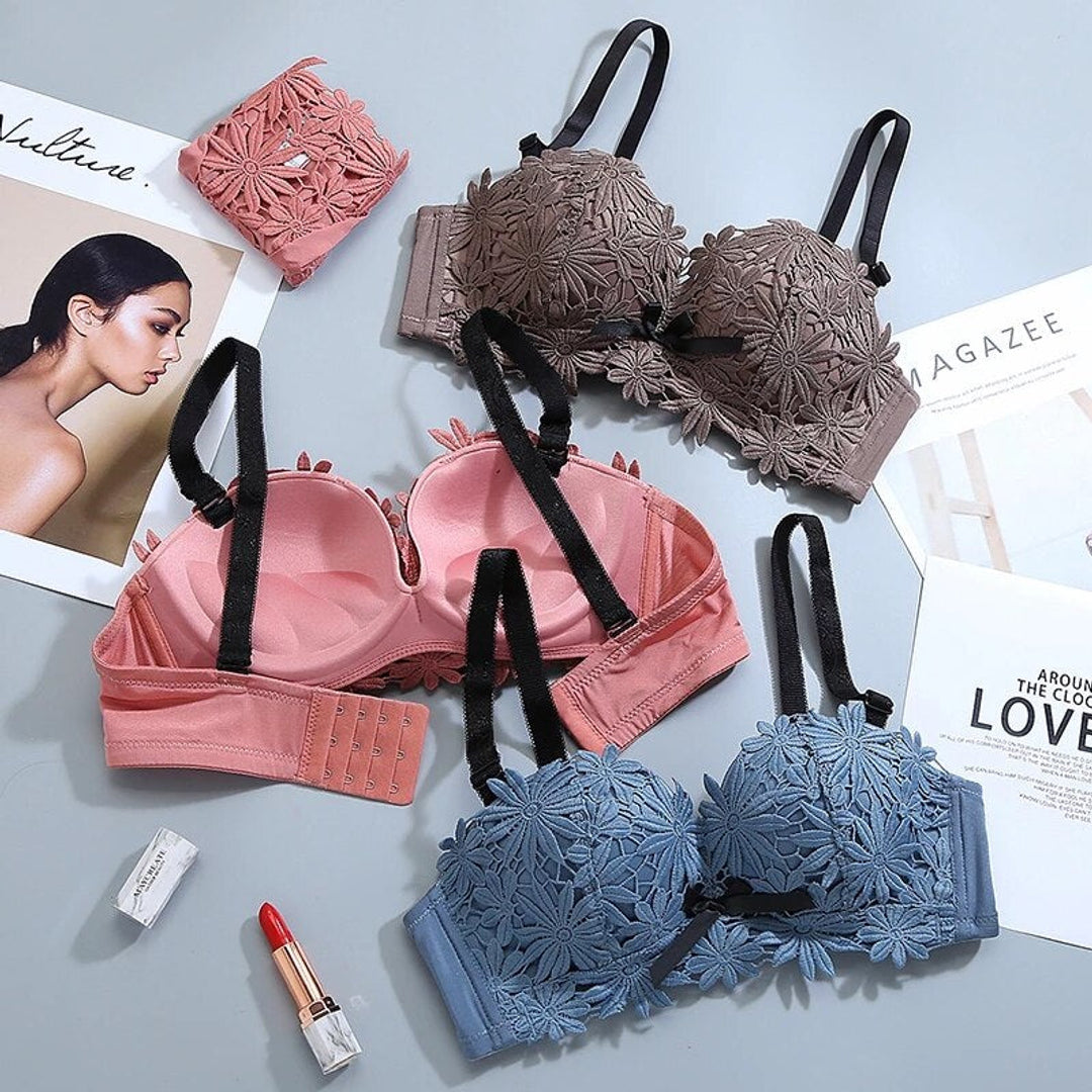 Intimate Silkss Facebook ad: ๐๐ข๐ ๐๐ข ๐ข๐ ๐ฑ + ๐ข๐ก๐๐ฌ ๐ฅ๐ฆ ๐ฑ๐ต๐ต