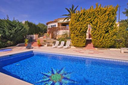 Club Villamar Facebook ad: ๐๐๐๐ ๐๐๐๐๐๐! Rรฉservez dรจs maintenant votre villa!