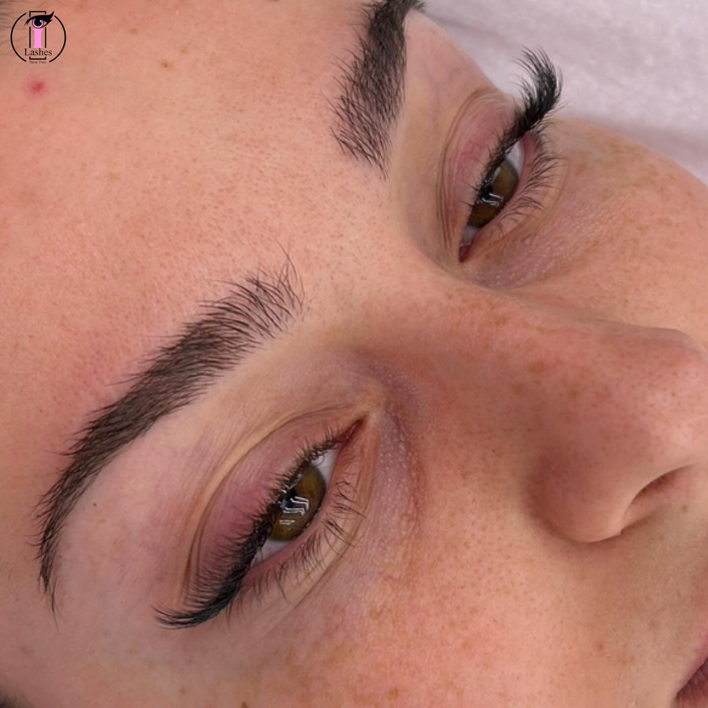ILashes - beauty salon Facebook ad
