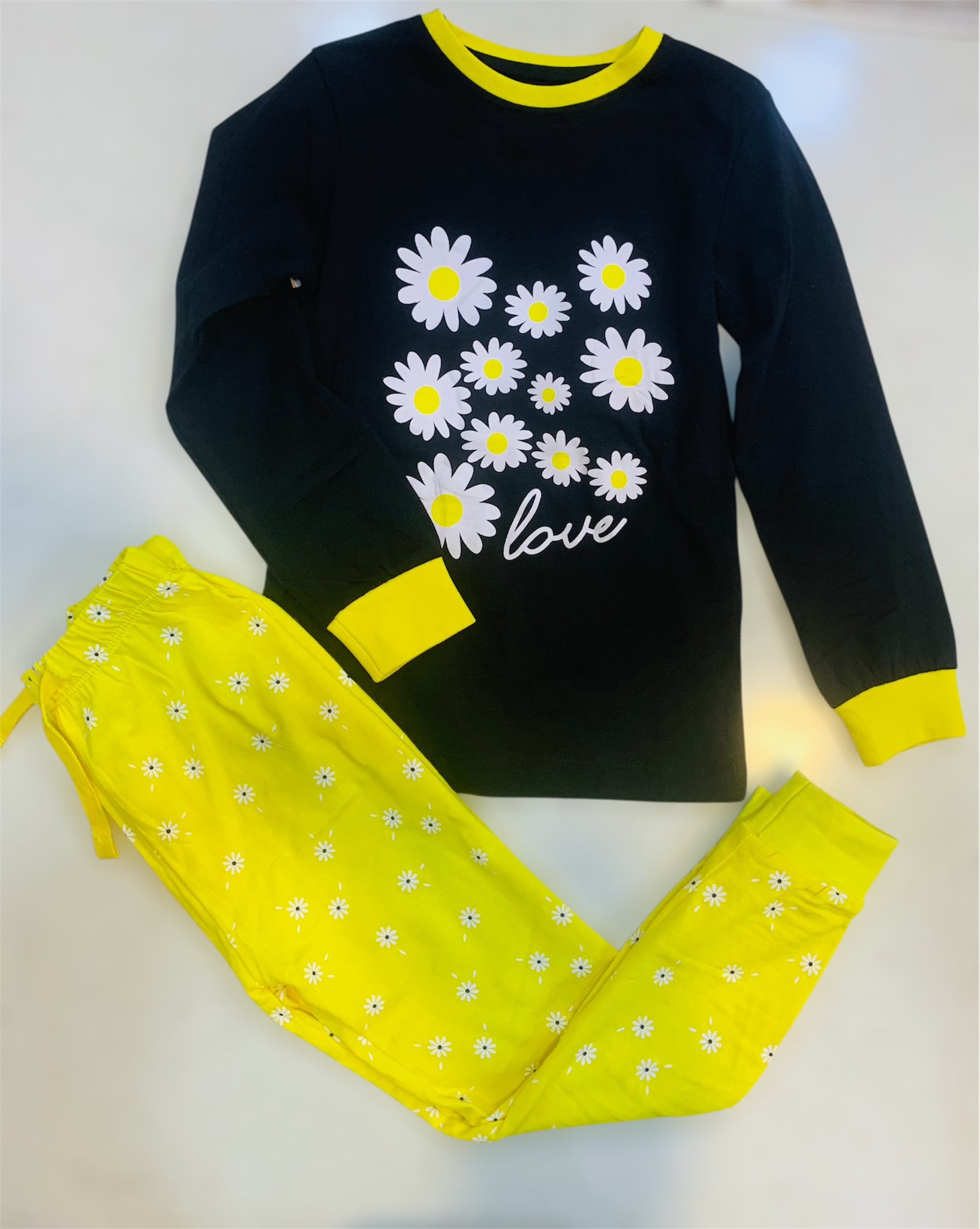 German Kids Shop Facebook ad: عرض ملابس بهاري
