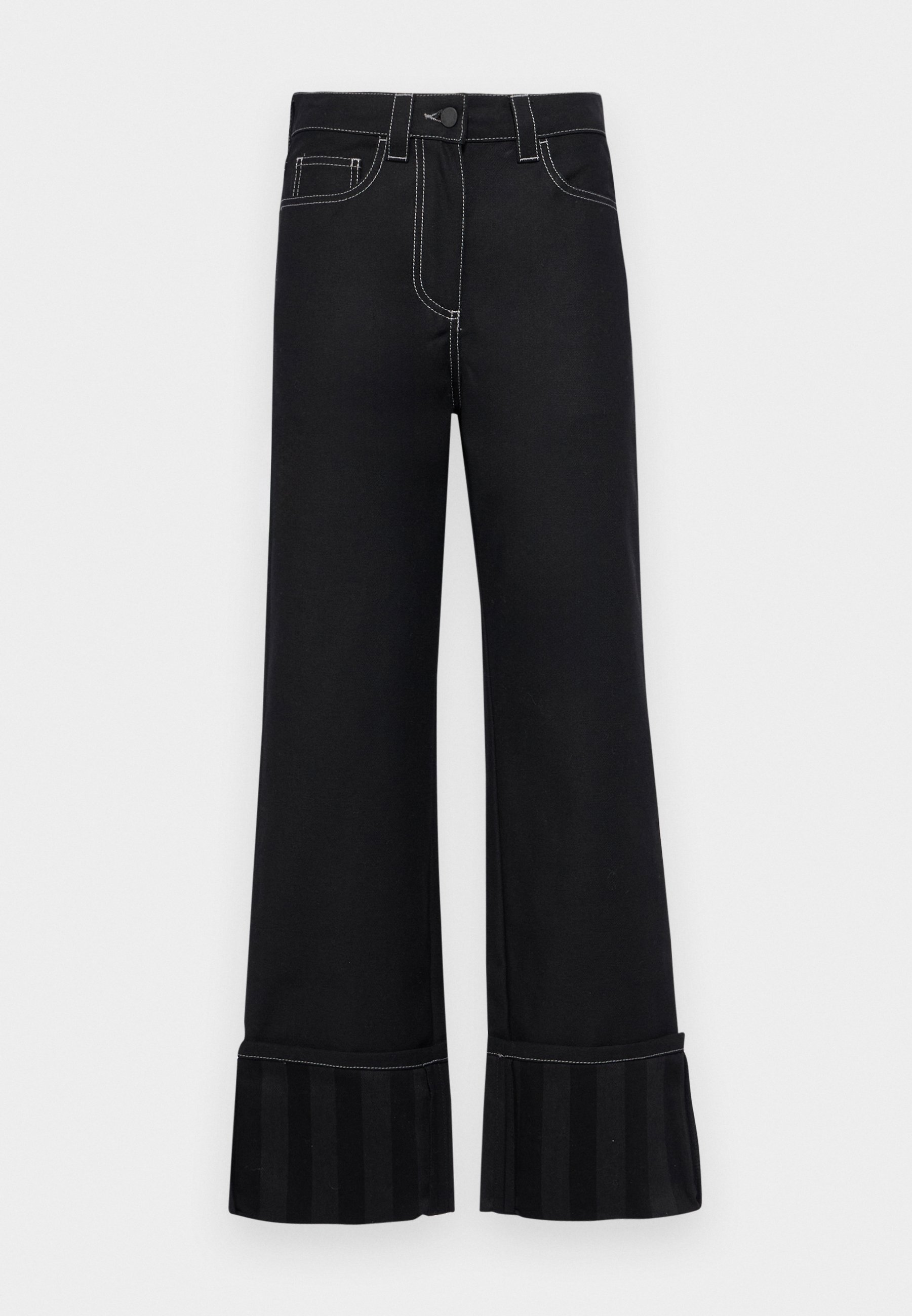 Zalando Facebook ad: Discover the latest fashion trends on Zalando!