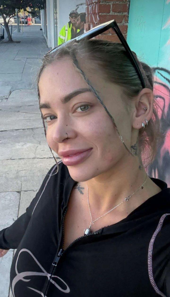 Kimberly hick Facebook ad: looking for friends with benefits krystal