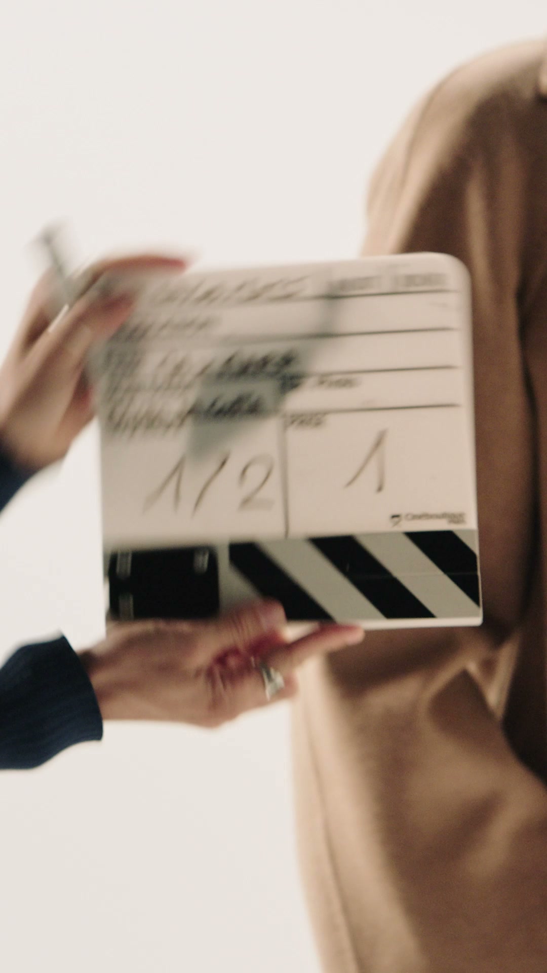 Max Mara Facebook ad: Pronta? Max Mara Le Parfum è il tocco…