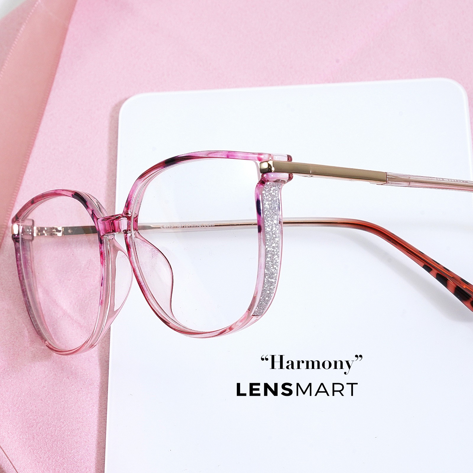 Lensmart Facebook ad