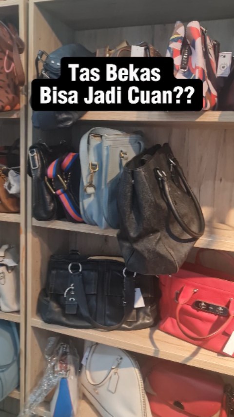 FossilNya Winda Facebook ad: Yuk ubah tas bekas mu jadi cuan.