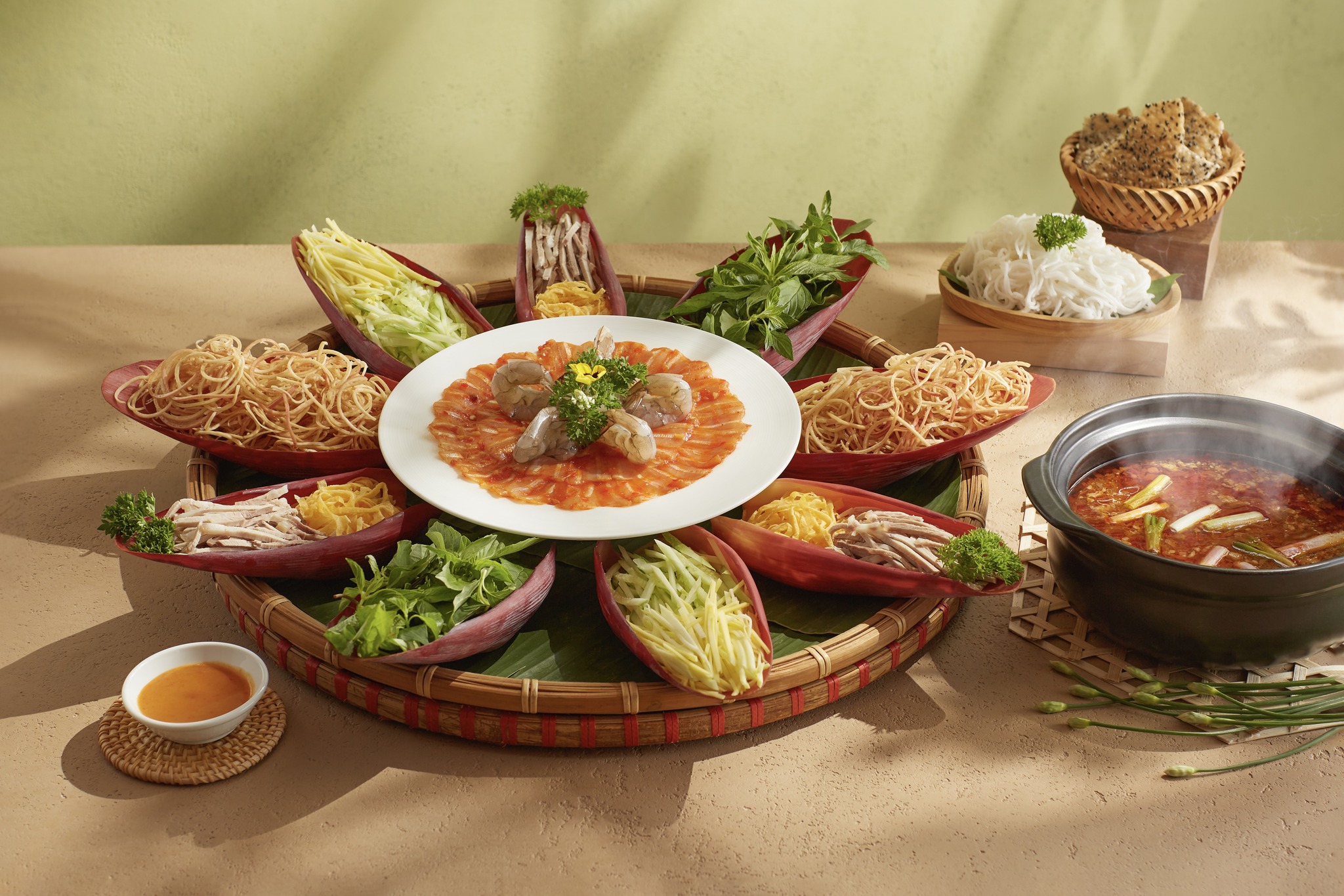 Vista Restaurant - The Cliff Resort & Residences Facebook ad: Lẩu Thả, Biểu tượng ẩm thực của The…