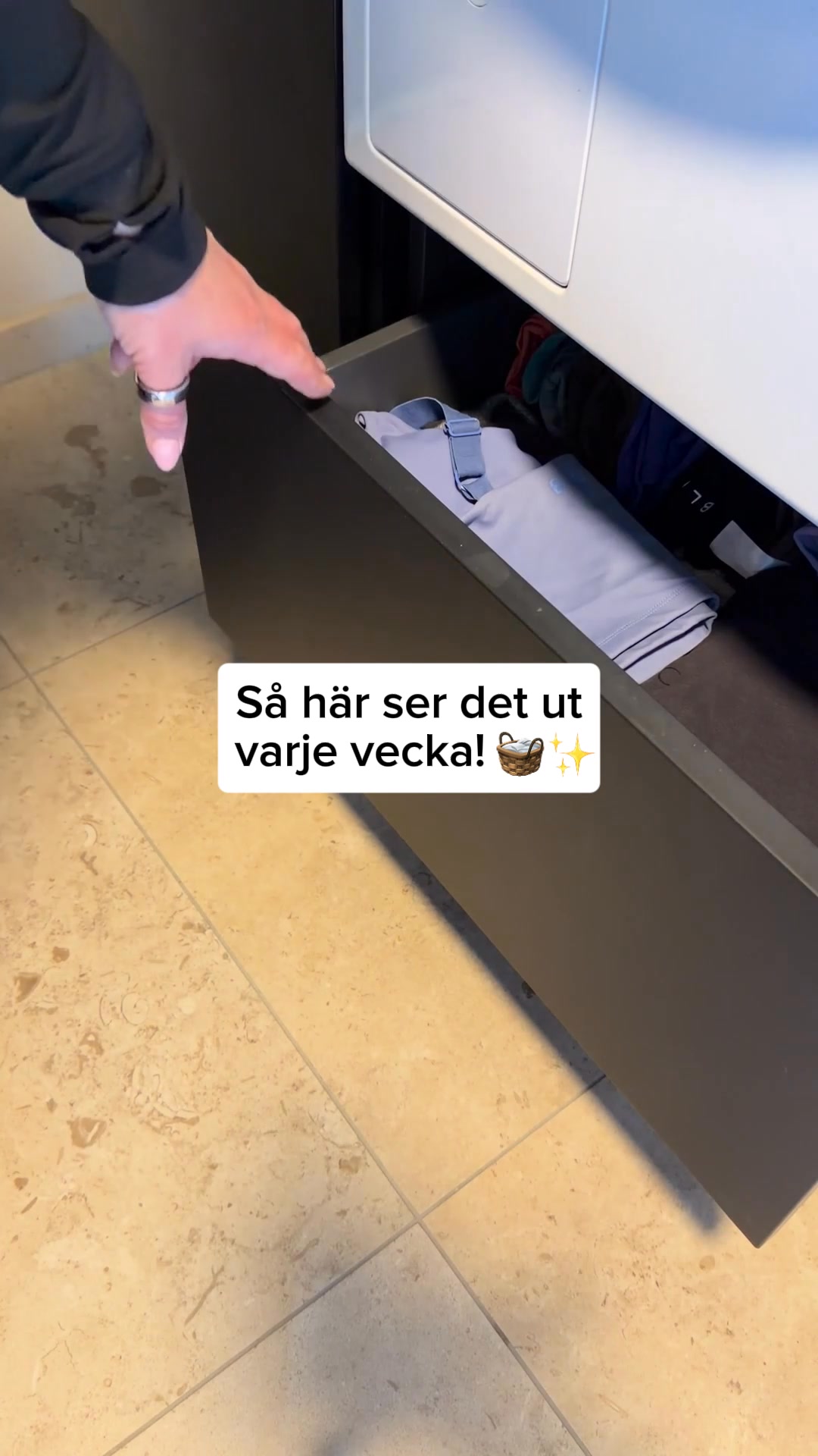 Sunda Facebook ad: Äntligen. Faktiskt fräscha träningskläder.