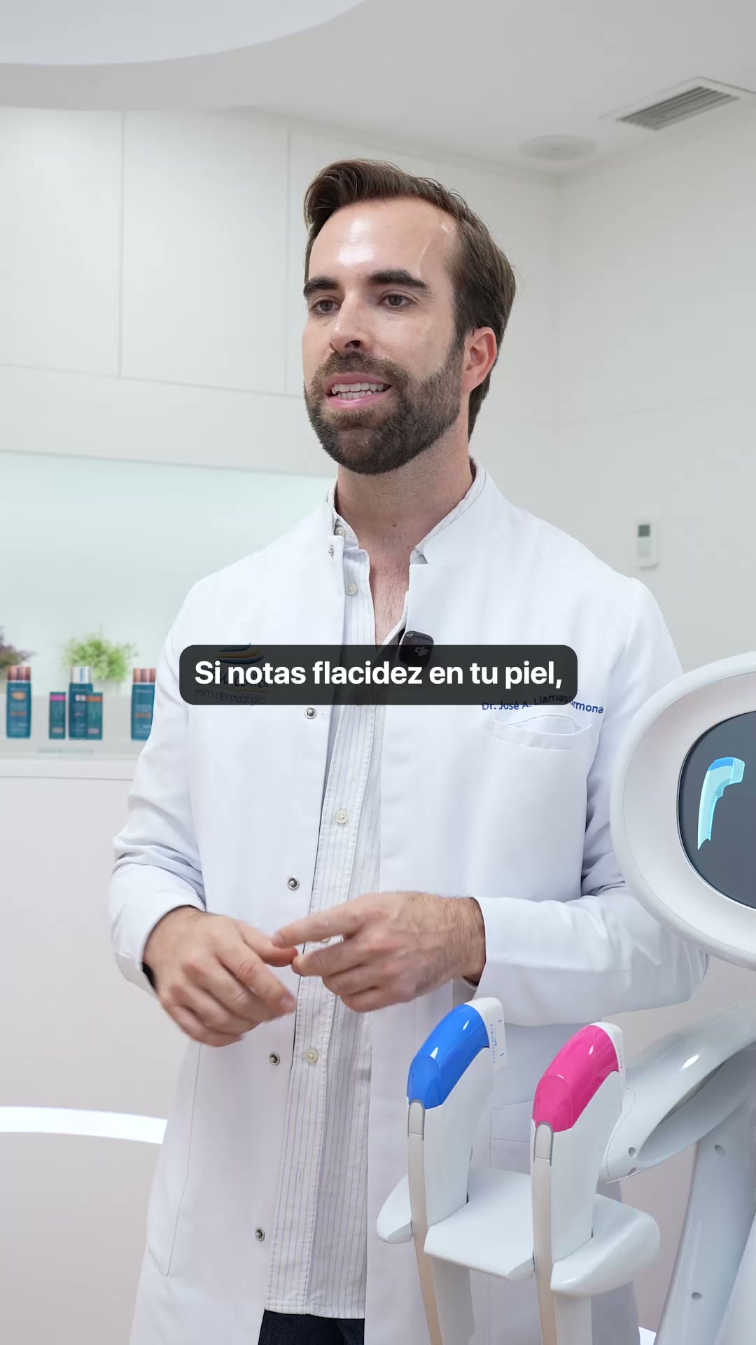Dermacenter Dermatólogos Facebook ad: Consigue un efecto lifting con nuestro tratamiento…