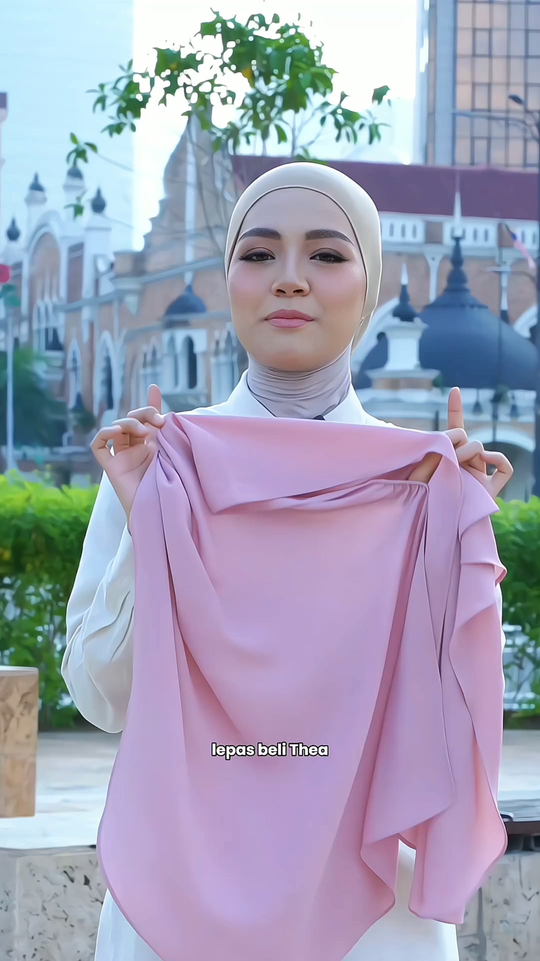 Mootiara Facebook ad: PROMO PAYDAY SALE BUY 3 RM100 FREE POSTAGE