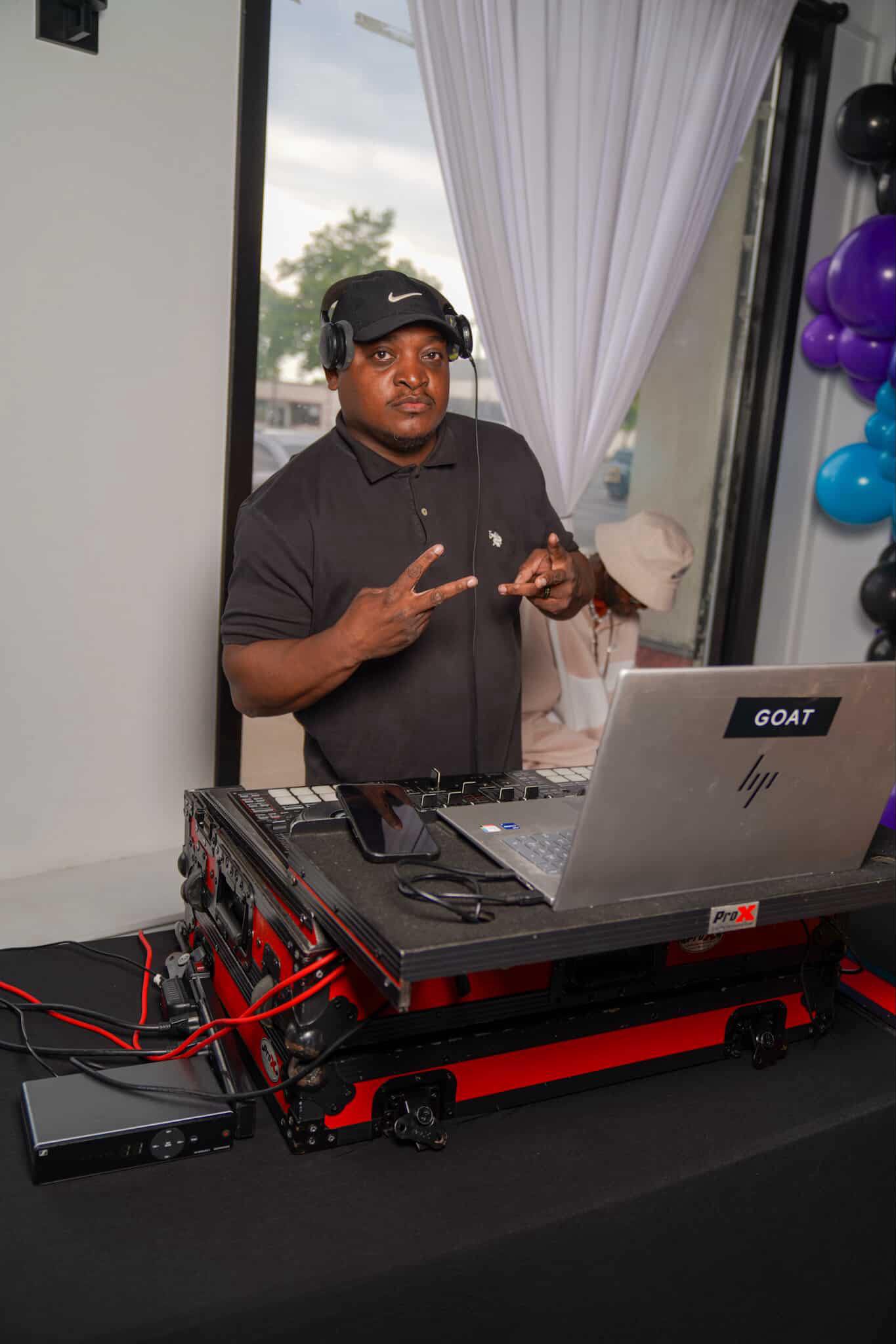 William Milbourne Facebook ad: Event DJ / Professional DJ / Mobile DJ…