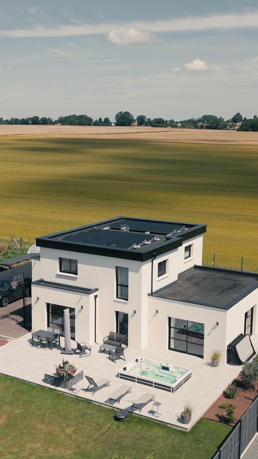 EDF solutions solaires Facebook ad: Votre toit produit votre électricité