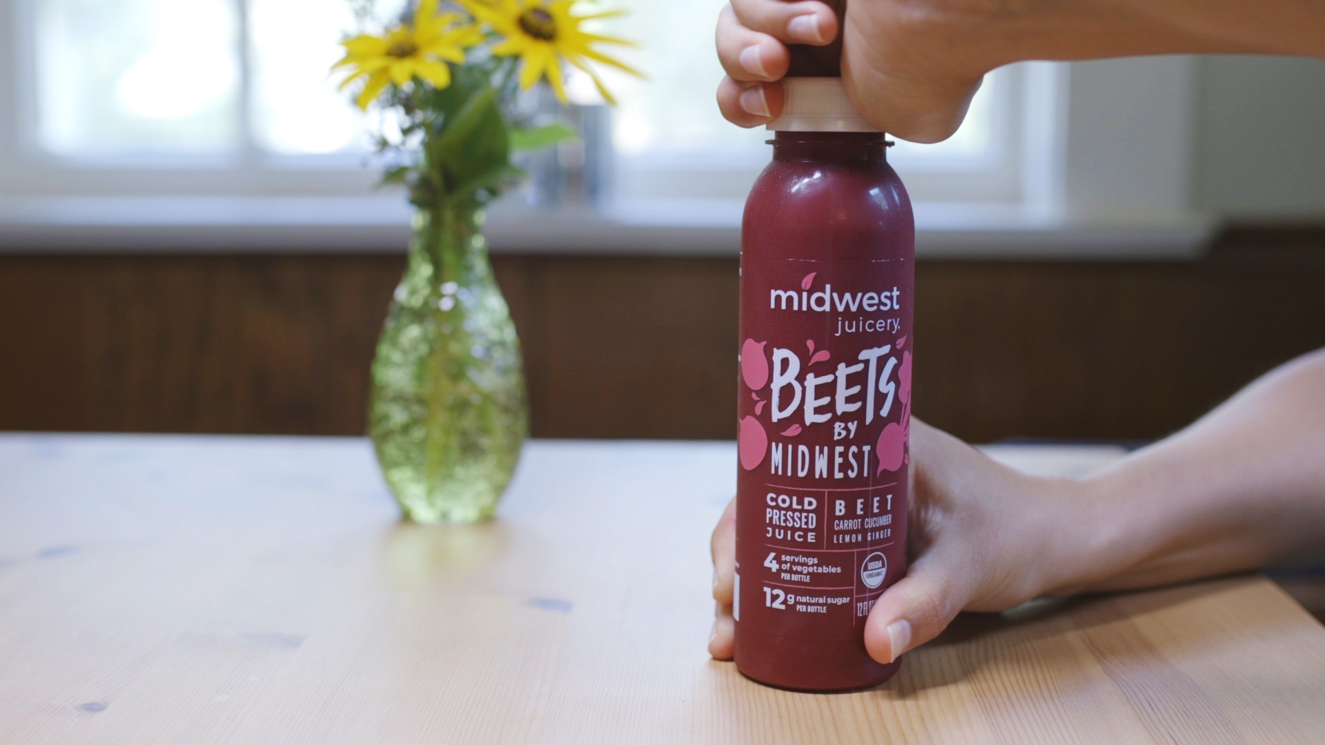 Midwest Juicery Facebook ad from Nov 30, 2023