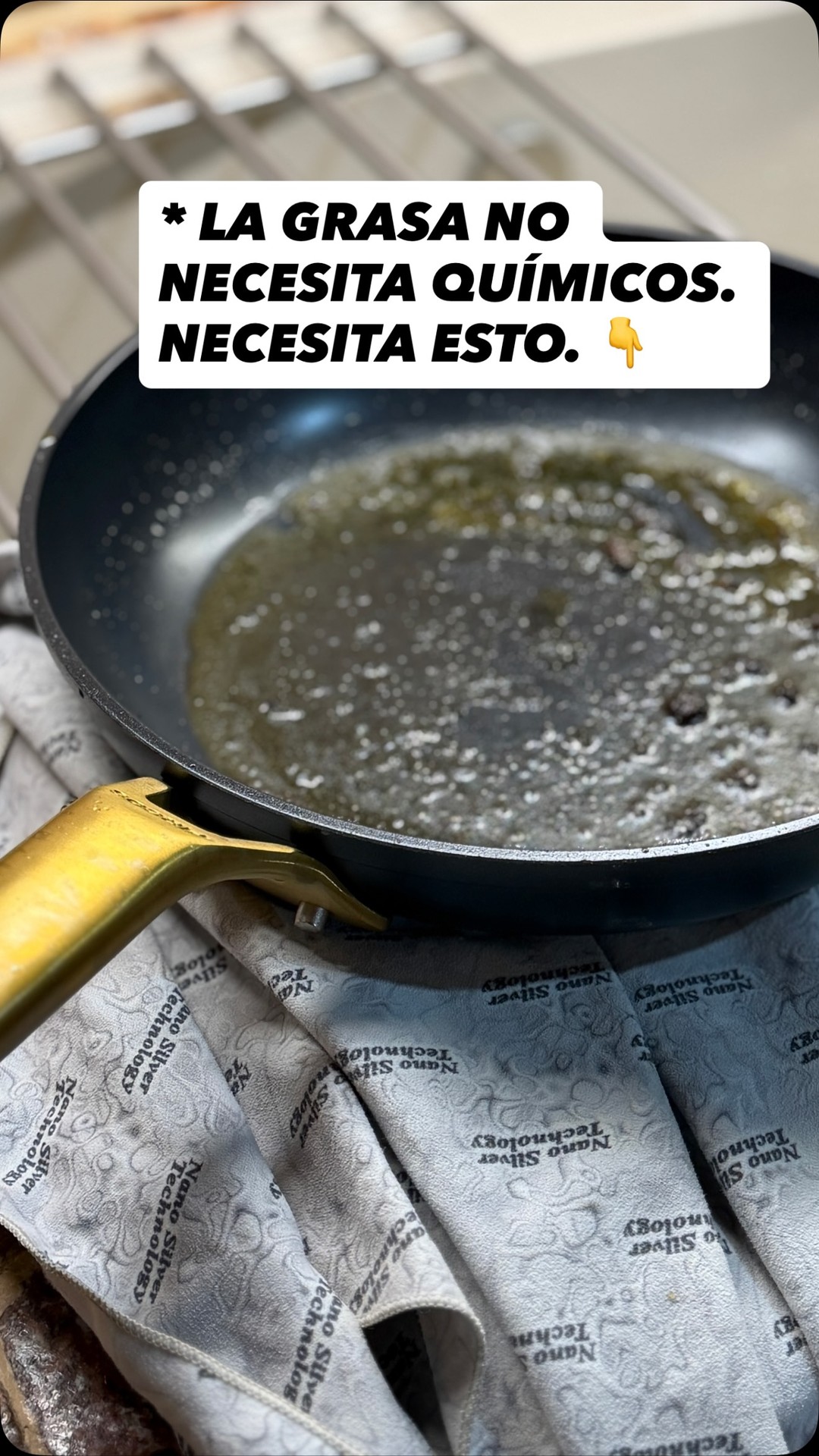 limpiezaconagua Facebook ad: Mojo bien el Mini Cleaner con agua fría.
