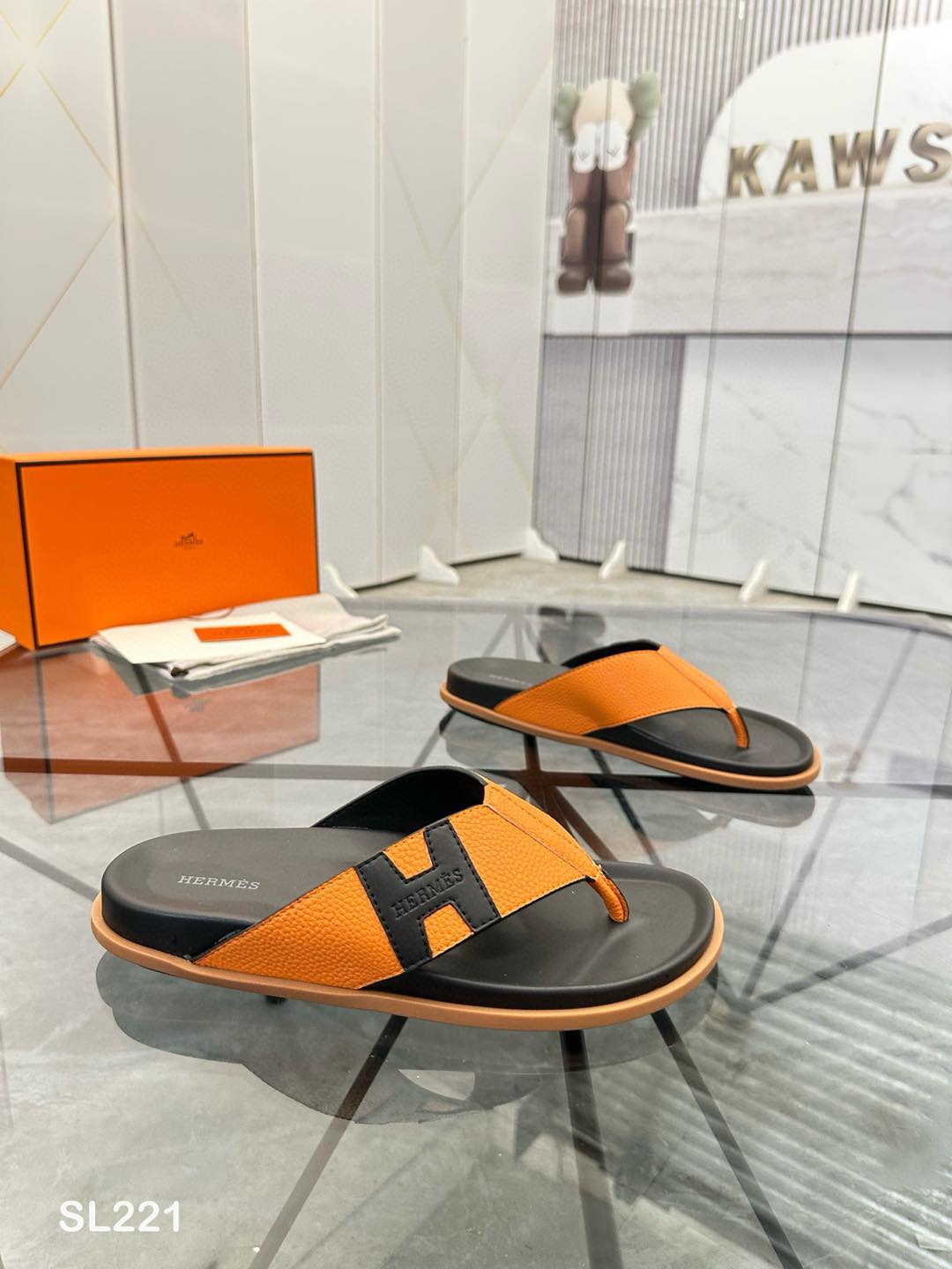 Slipper Shop Facebook ad: ម៉ូតជំពាមស្តុកថ្មីៗ ស្បែកជើងគុណភាពខ្ពស់