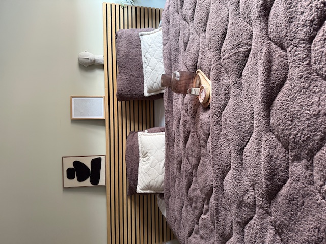 HappyBed Facebook ad