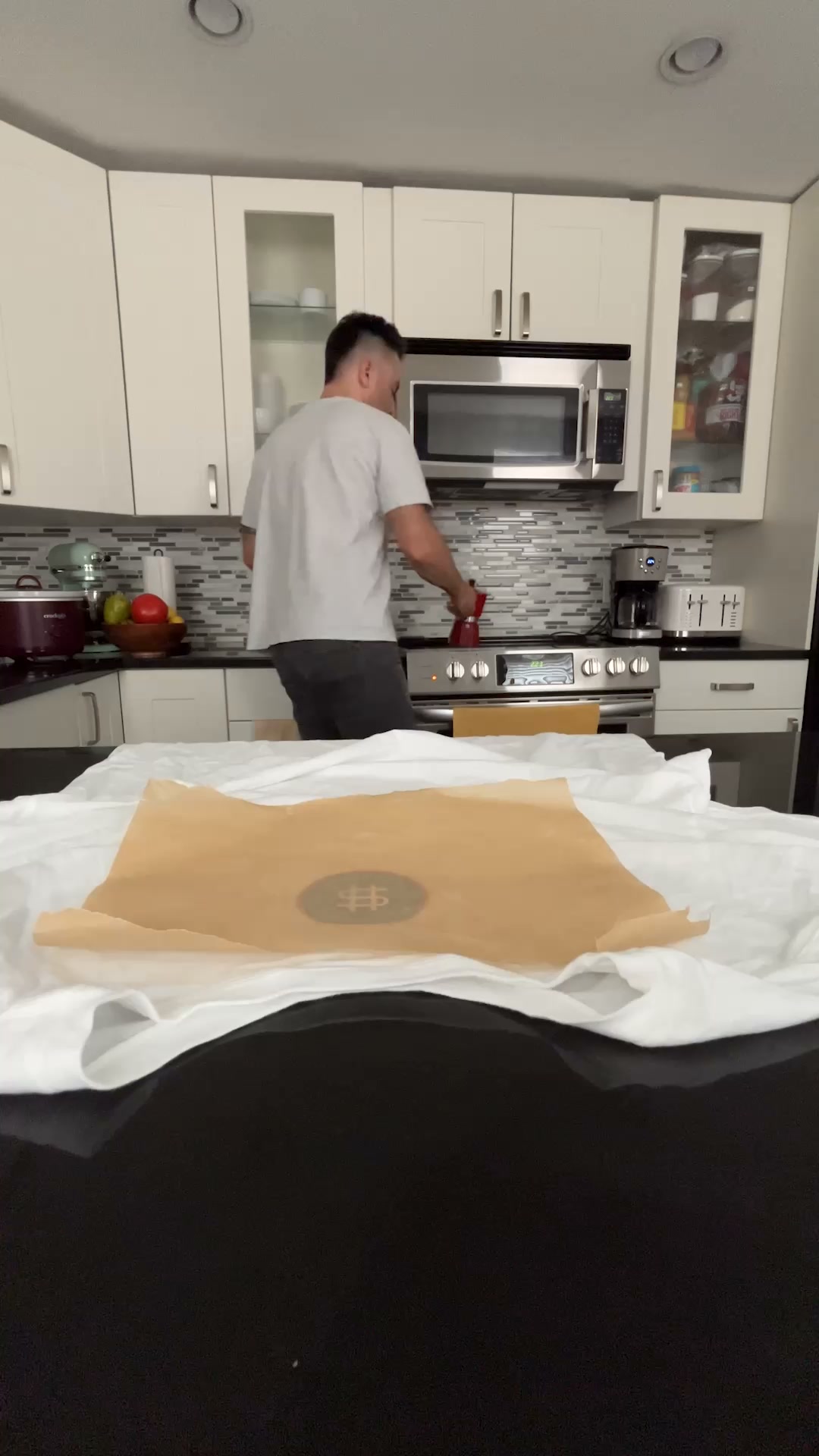 Ninja Transfers Facebook ad: Imprime sobre cualquier cosa con nuestros productos DTF.
