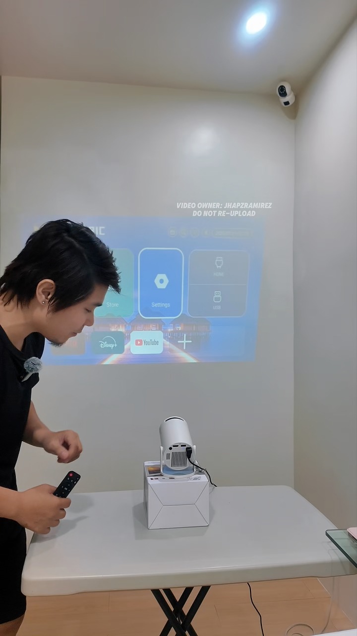 Hannah_Yanah Facebook ad: Smart Mini Projector - link in the caption…