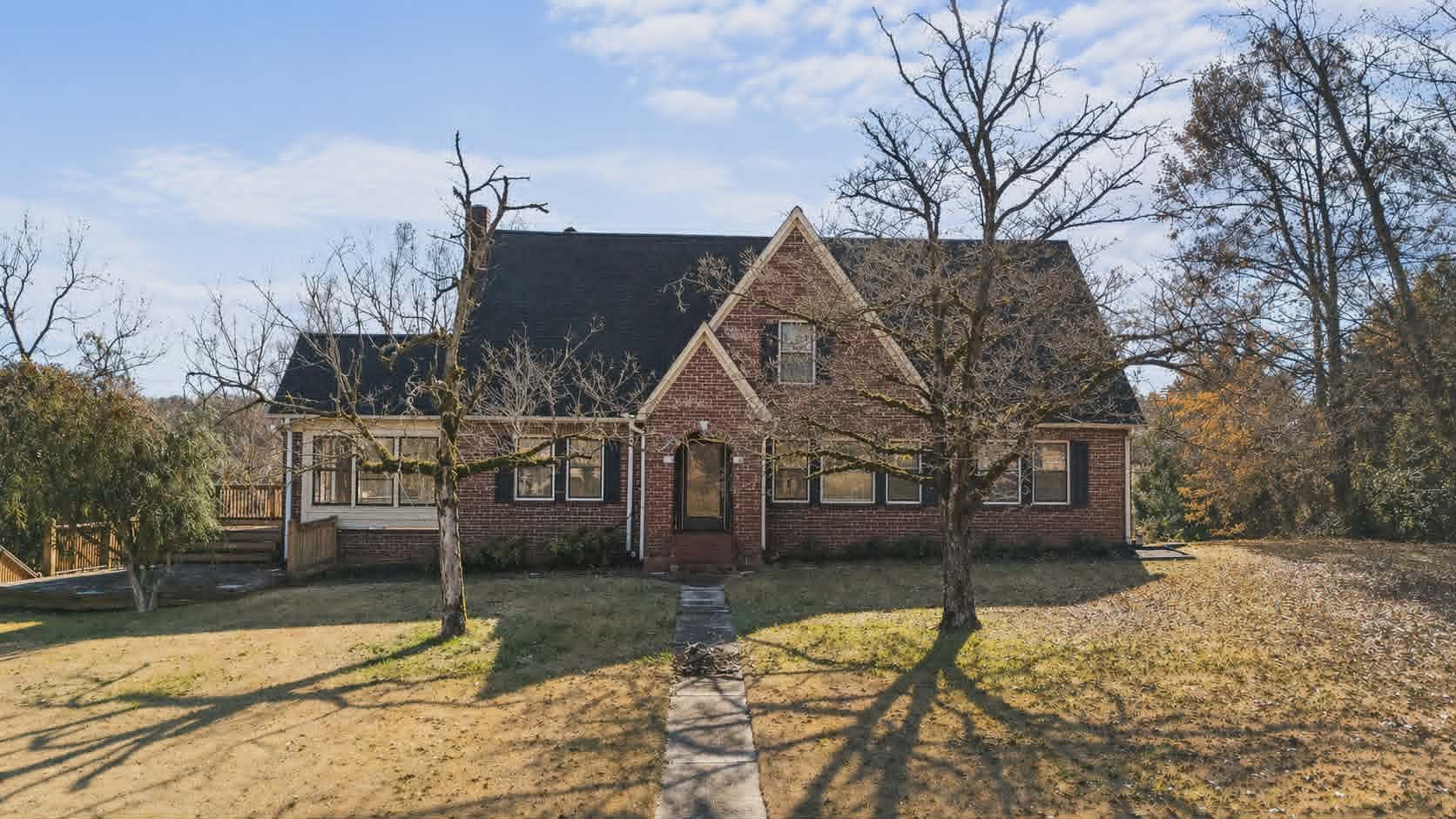 Connie Natasha Teems Facebook ad: 6 Beds 2.5 Baths House