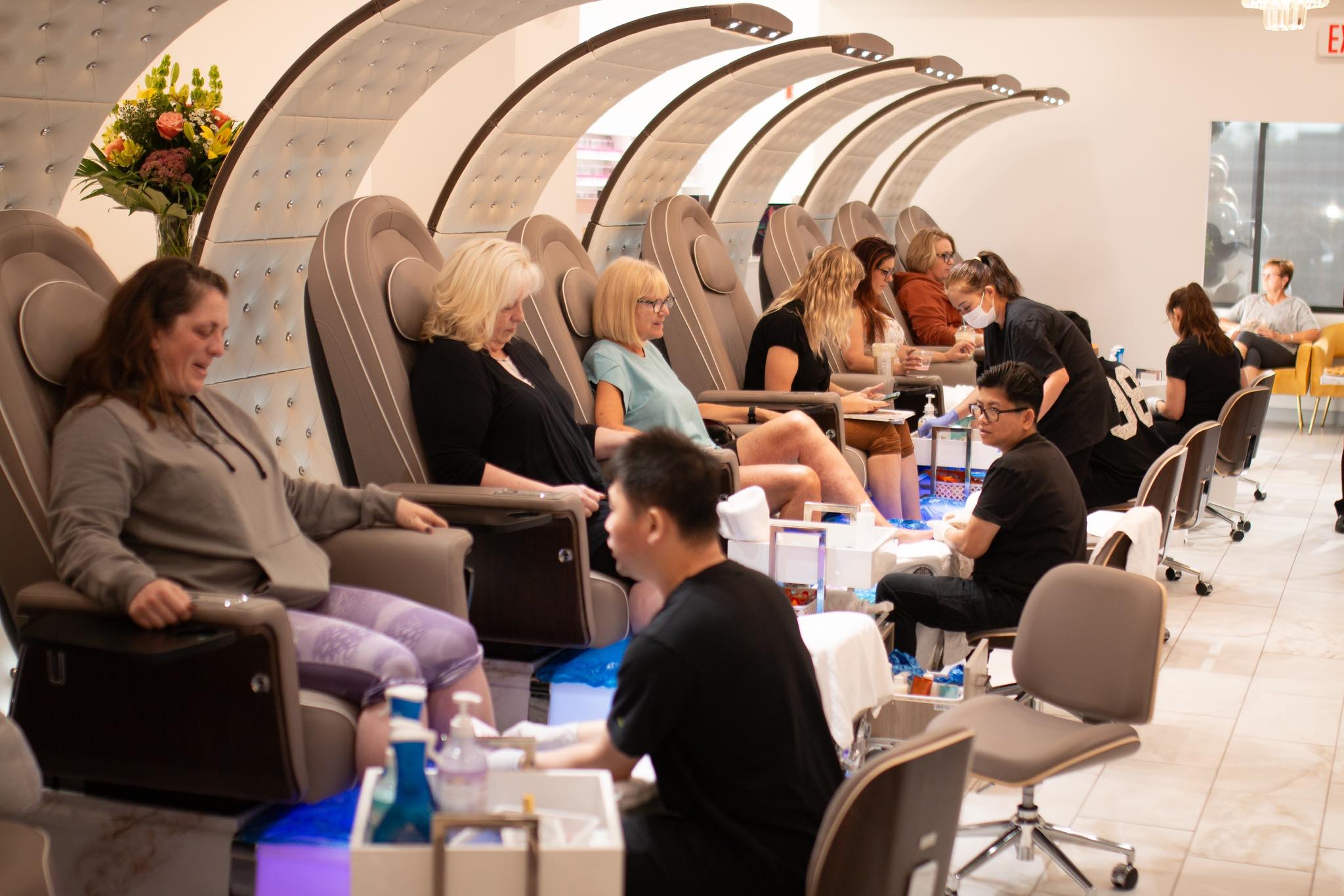 Broadway Nails Facebook ad from Dec 14, 2024