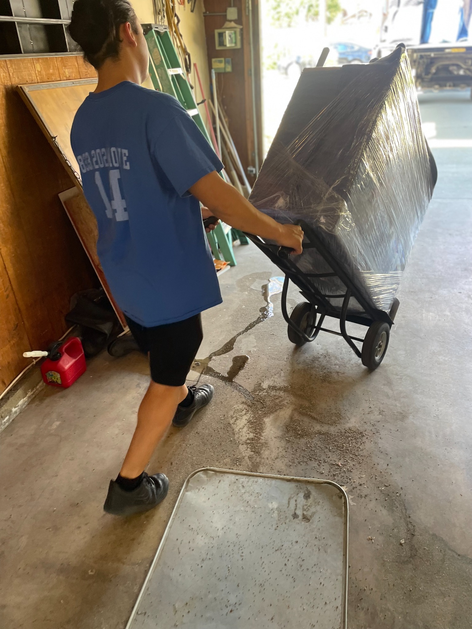 Big Deahl's Movers Facebook ad