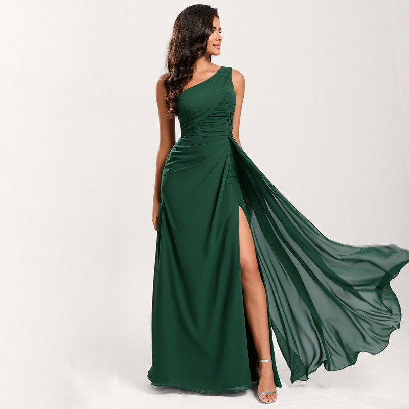JJ's House Facebook ad: Découvrez des robes de demoiselle d'honneur conçues pour…