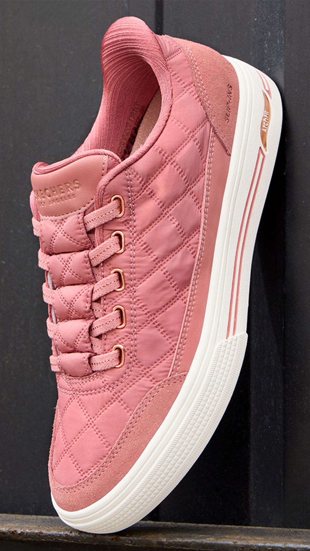 SKECHERS Facebook ad
