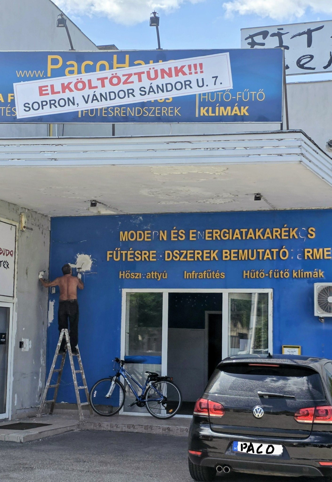 PACO HAUS Facebook ad: Ugye Te már nem itt keresel minket
