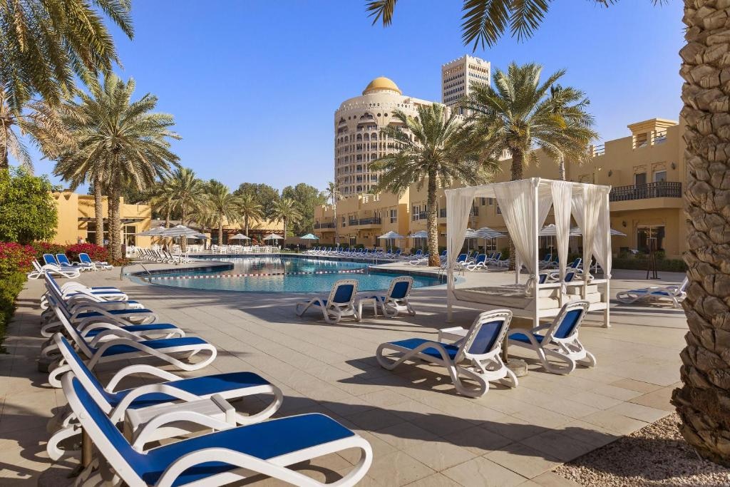 MakeMyTrip UAE Facebook ad: Enjoy your next staycation with MakeMyTrip Flexible…