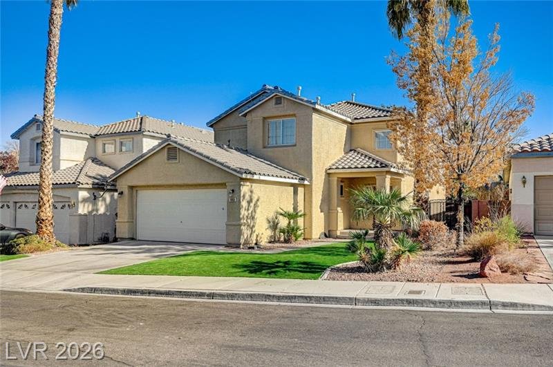 Kelly Lov Facebook ad: 4 Beds 3 Baths House