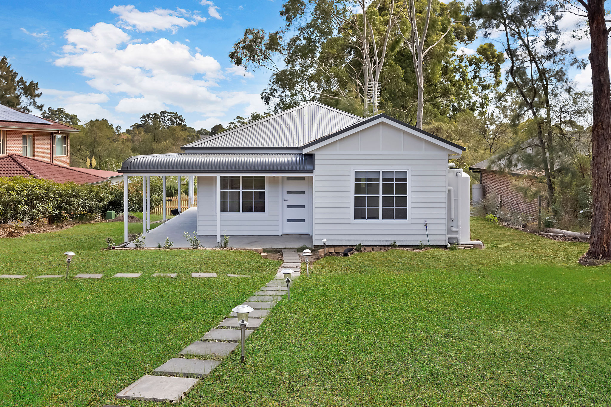 Backyard Grannys Facebook ad: Build the Perfect Granny Flat with NSW’s Leading…