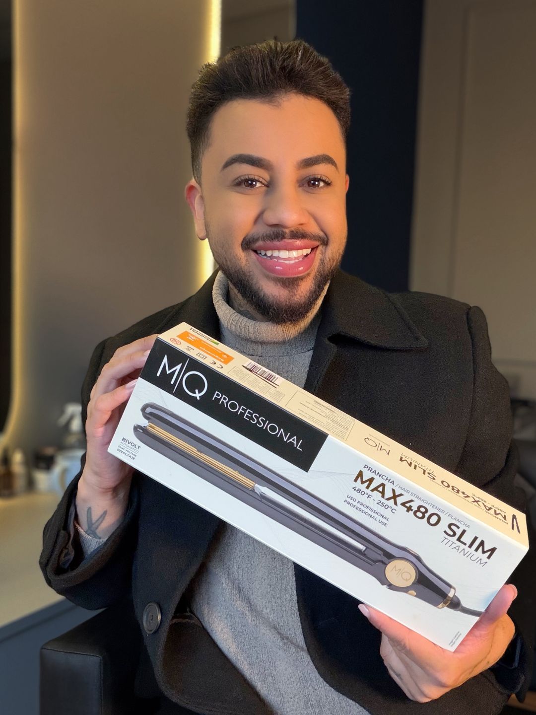 MQ Professional Hair Styling Facebook ad: Do jeito que você gosta: liso, alinhado e…
