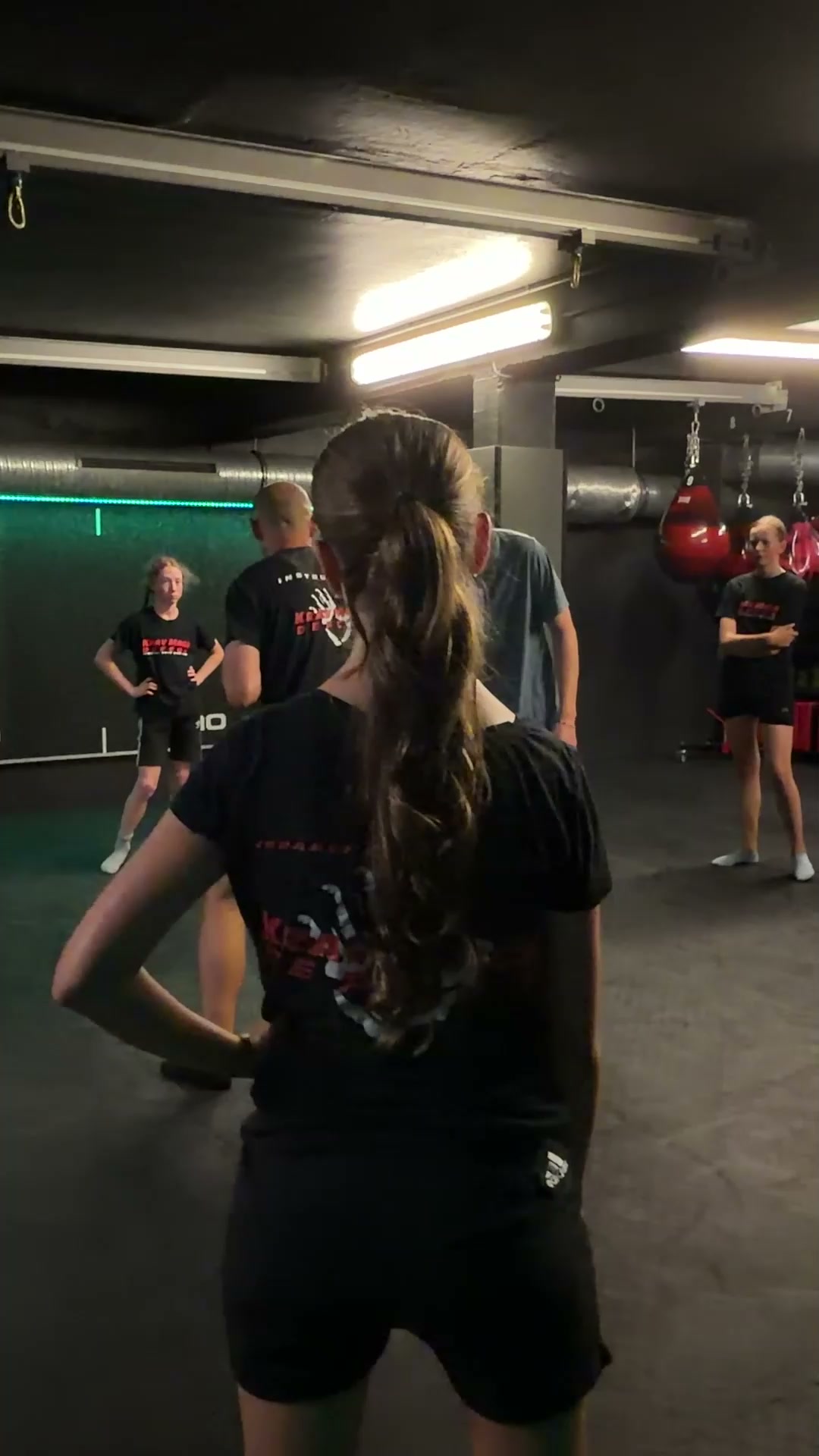 Krav Maga Defcon Freiburg Facebook ad: Selbstbewusst statt schüchtern - mit Spaß und Bewegung!
