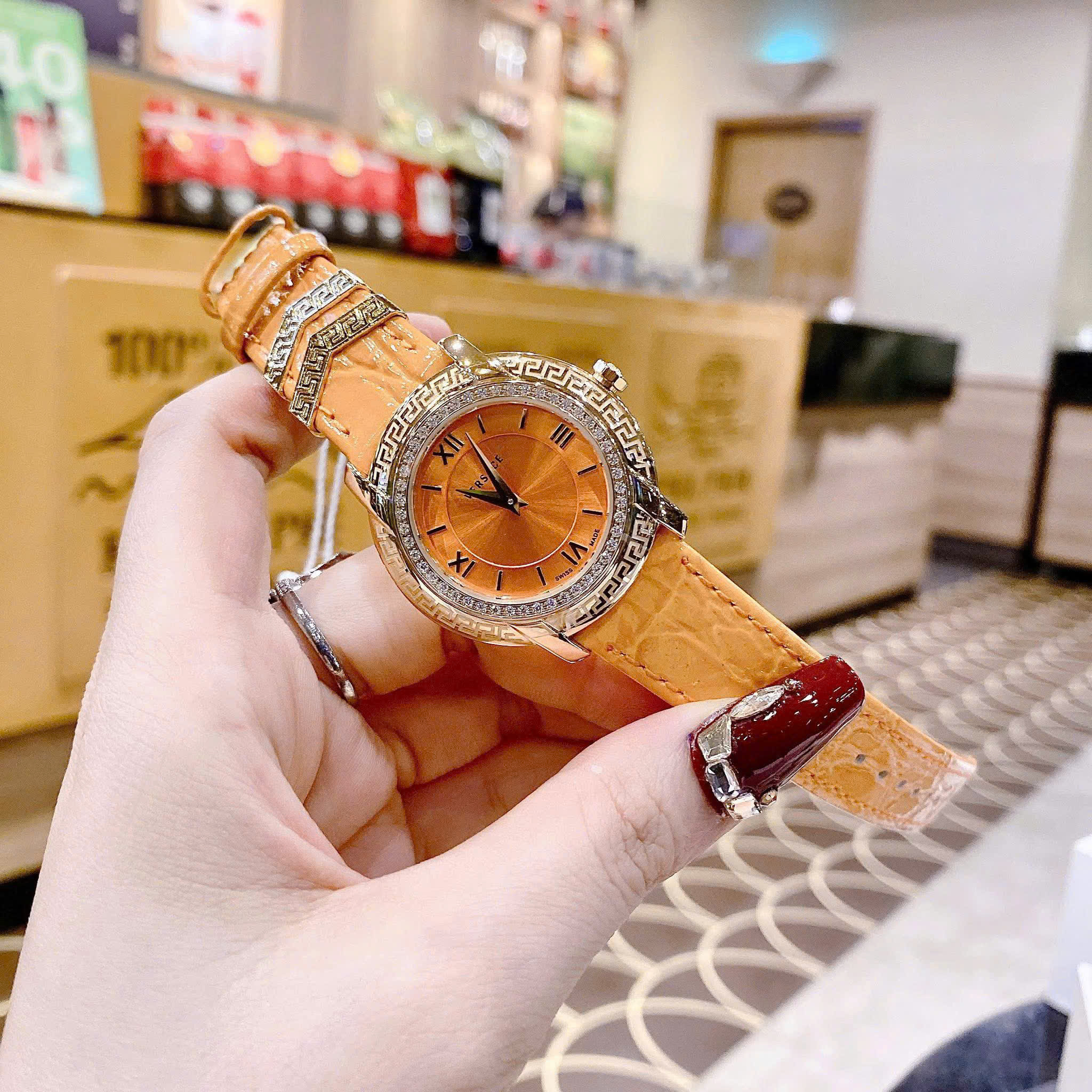 Hương Đồng Hồ- Authentic Watch Facebook ad: ƯU ĐÃI LỚN MỪNG LỄ 30/04, 01/05