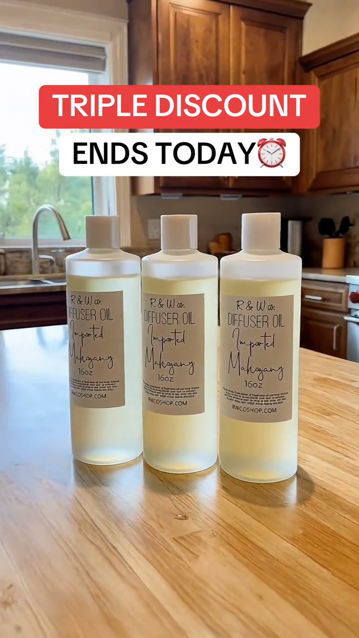 Linzysimons Facebook ad: Enchanting Aromas That Last All Day!