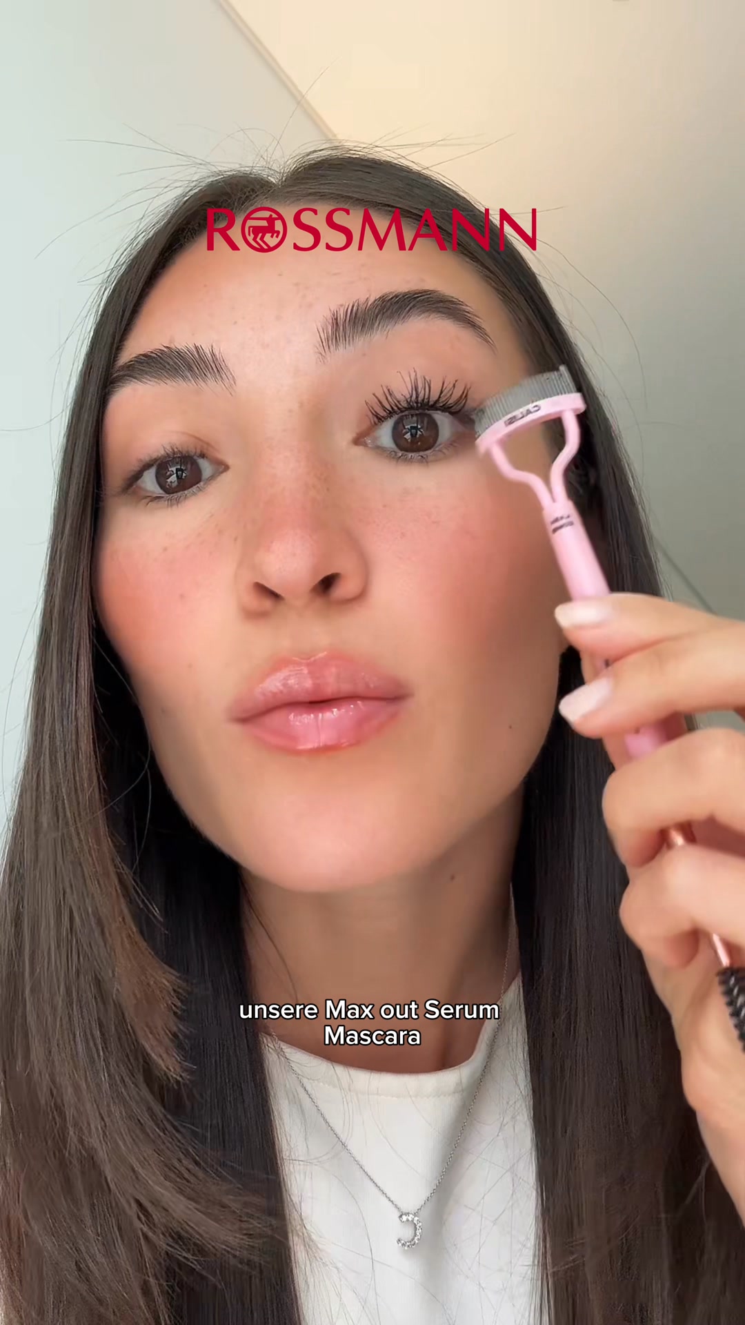 Calisi Beauty Facebook ad: Wimpern-Geheimnis der Gründerin
