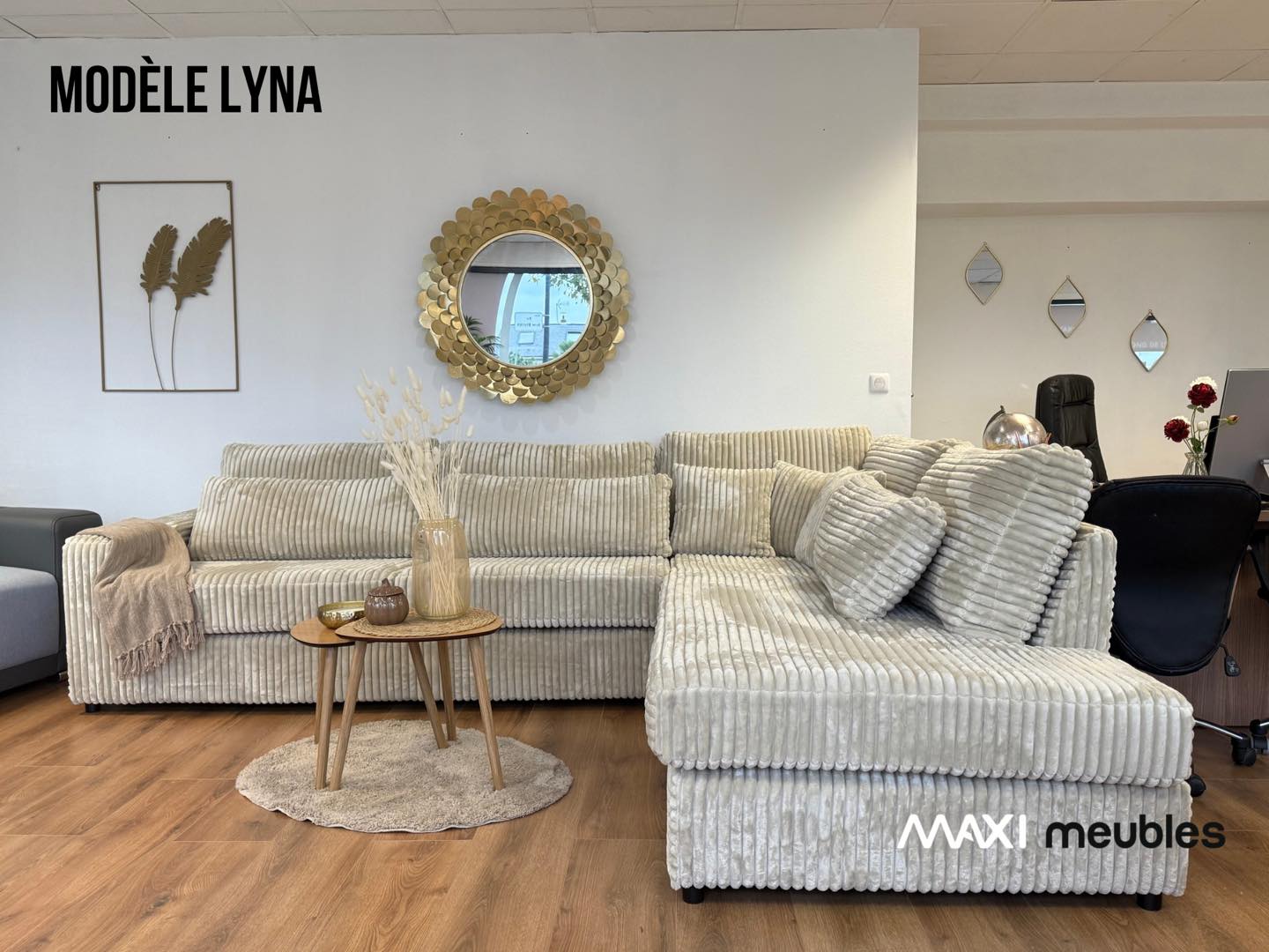 MAXI Meubles Rouen Facebook ad: Canapé d’angle LYNA en tissu doudou