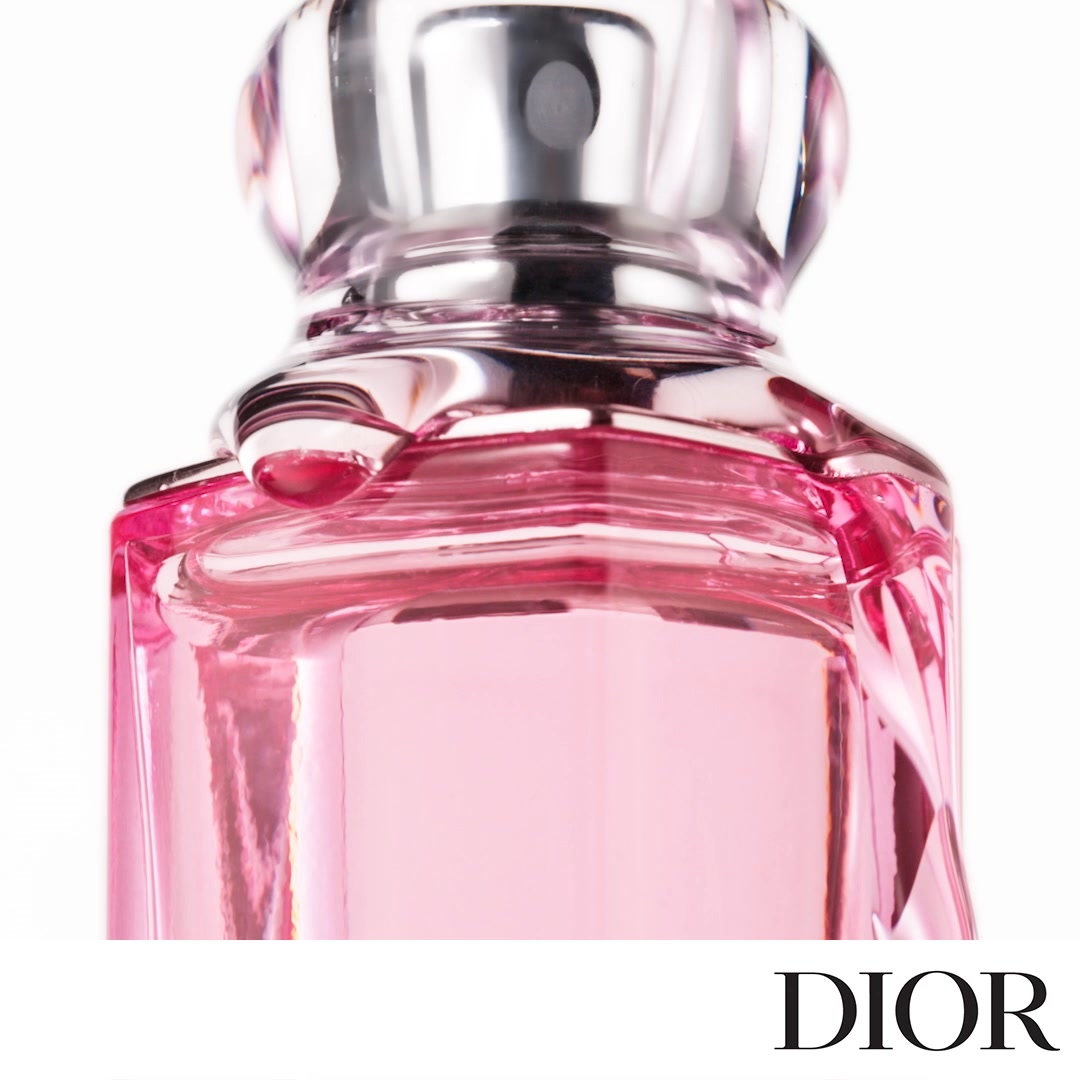 Dior Facebook ad: VISIT THE DIOR BEAUTY ONLINE BOUTIQUE